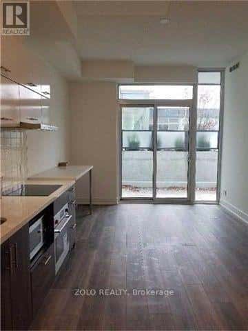 J802 - 8081 BIRCHMOUNT ROAD — Markham (Unionville) - Photo 2 of 5