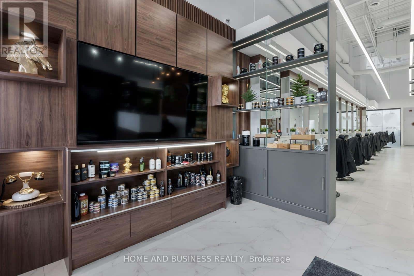 270 - 11 DISERA DRIVE — Vaughan (Beverley Glen) - Photo 2 of 15