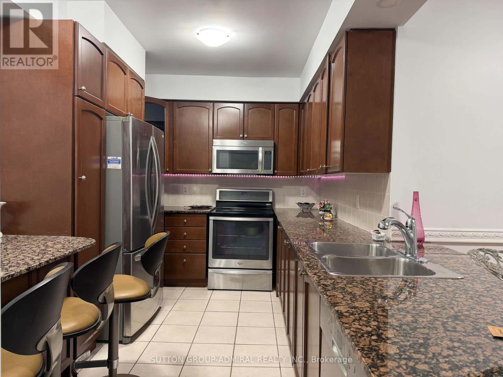 Vaughan (Brownridge) — Vaughan (Brownridge) - Photo 4 of 18