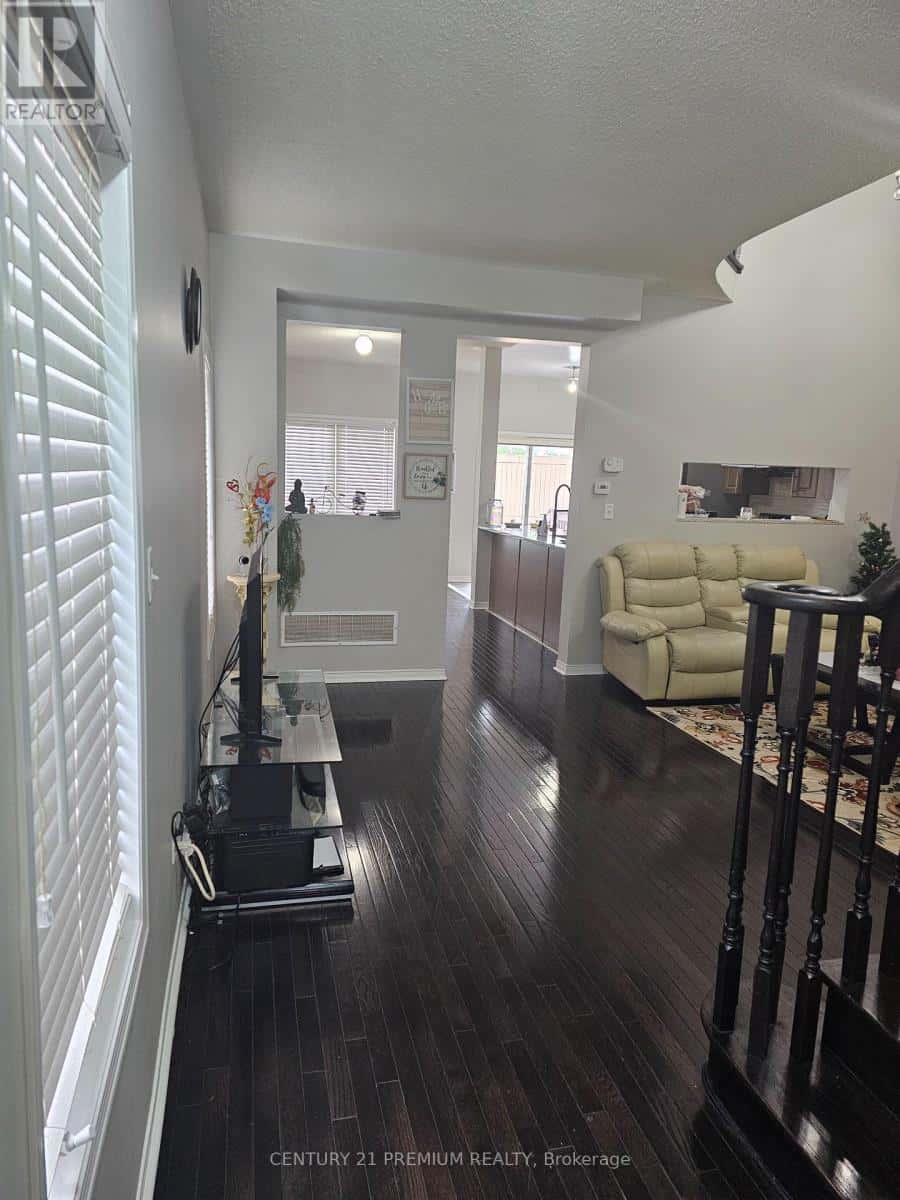 MAIN - 48 GULFBROOK CIRCLE — Brampton (Heart Lake East) - Photo 4 of 16