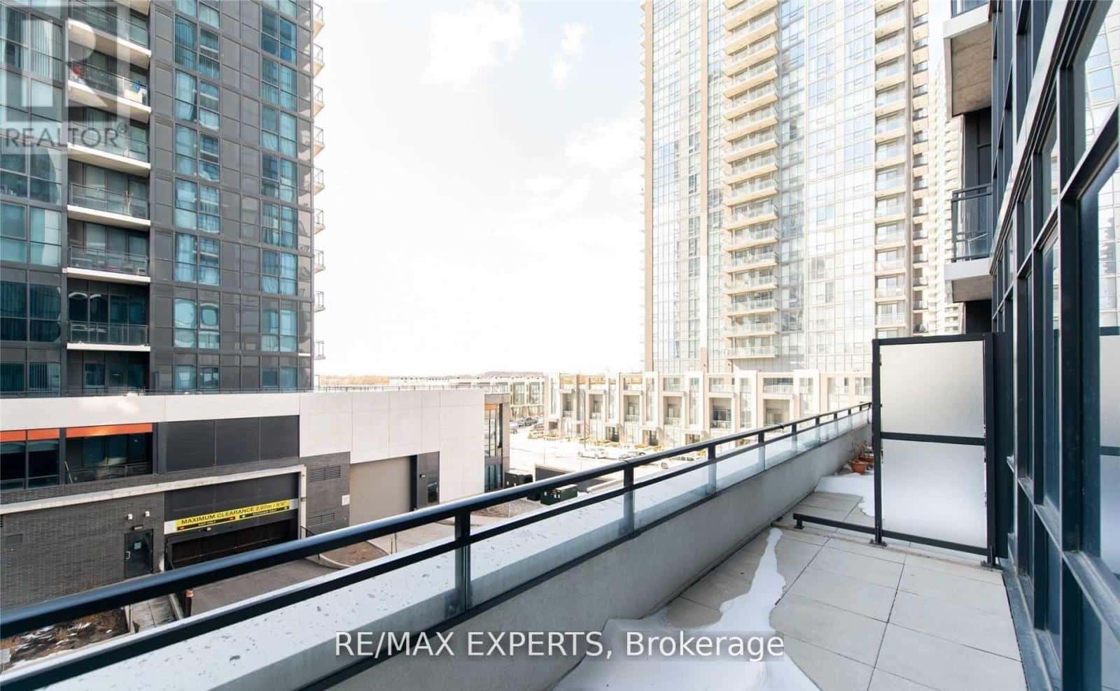 311 - 55 EGLINTON AVENUE W — Mississauga (Hurontario) - Photo 3 of 29