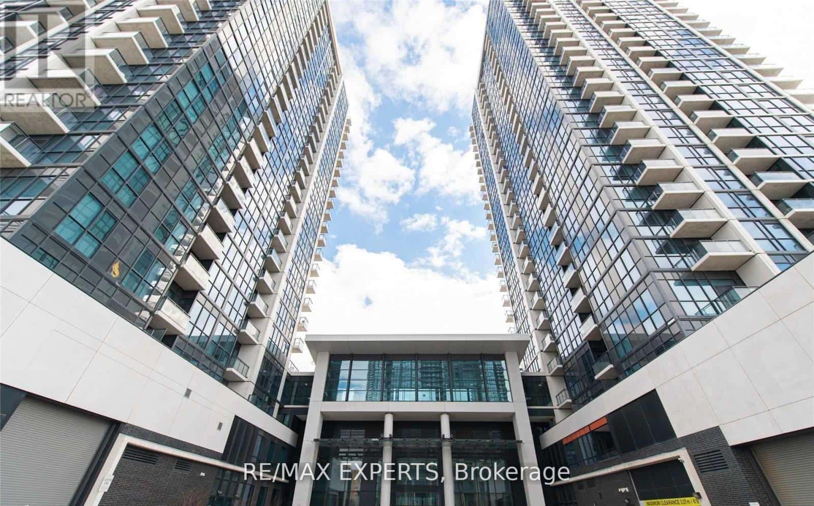 311 - 55 EGLINTON AVENUE W — Mississauga (Hurontario) - Photo 4 of 29