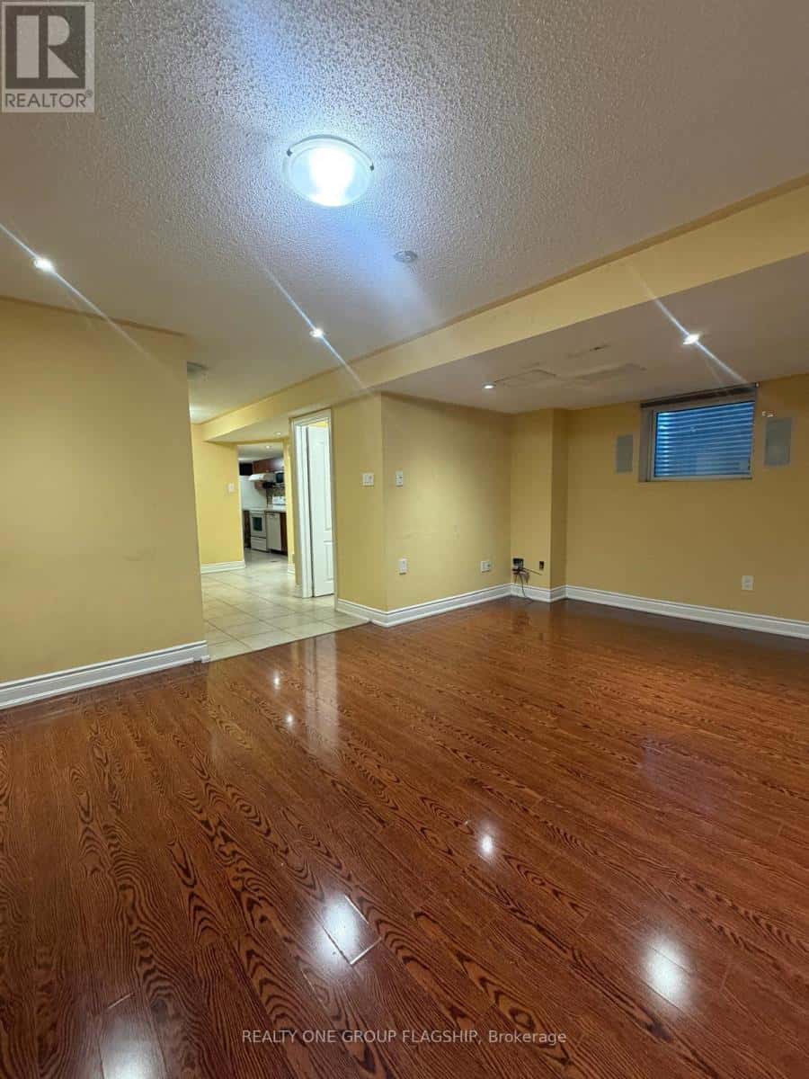 Mississauga (Hurontario) — Mississauga (Hurontario) - Photo 4 of 16