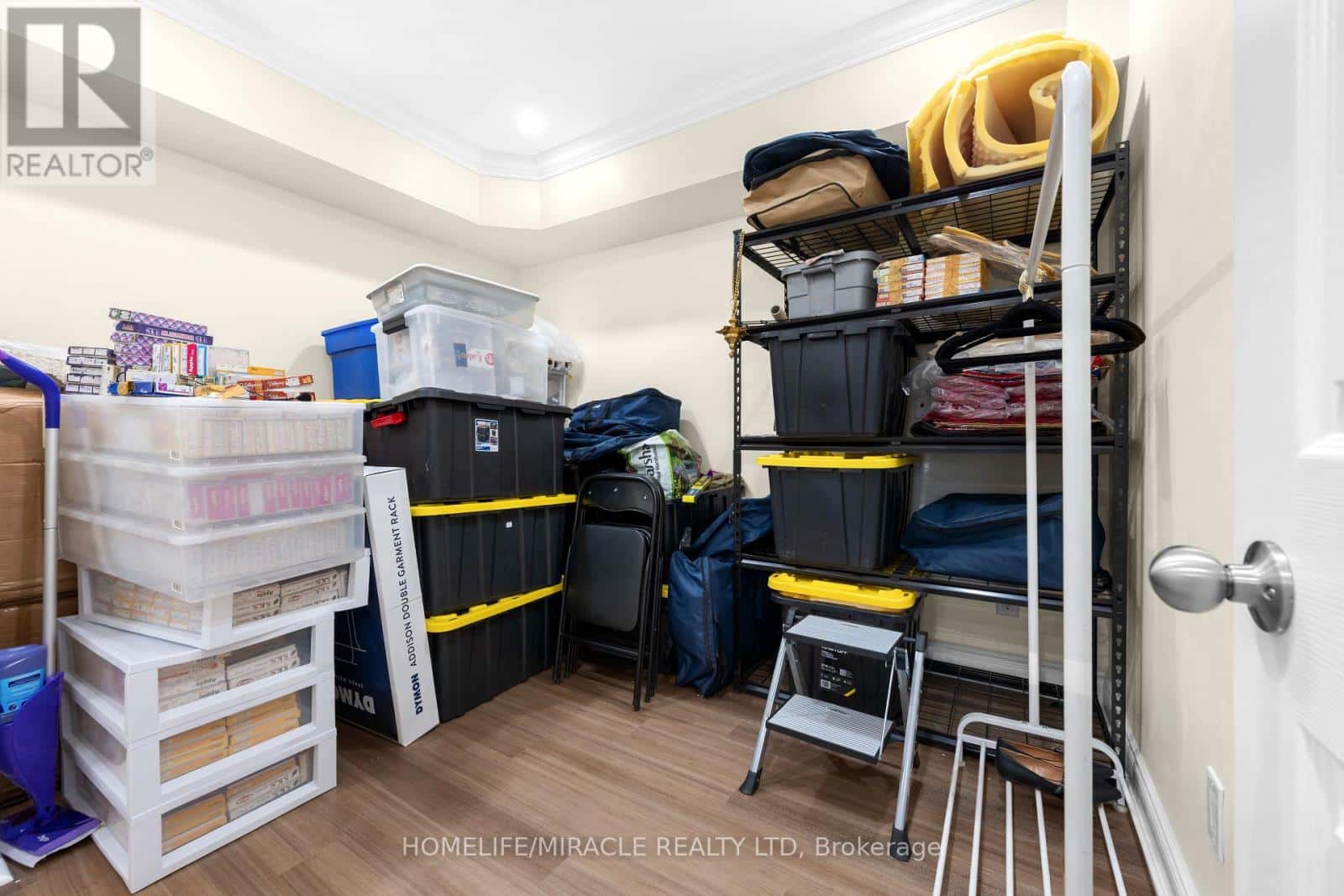 128 BROCK STREET N — Whitby (Downtown Whitby) - Photo 2 of 47