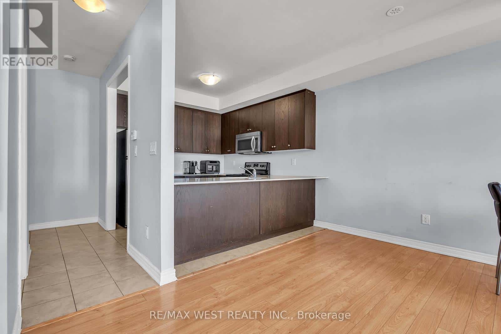 Vaughan (Maple) — Vaughan (Maple) - Photo 4 of 39