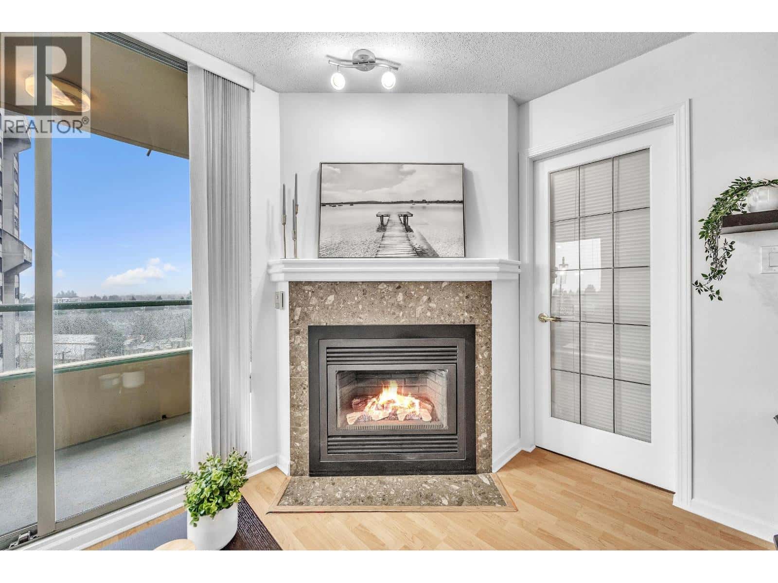 Burnaby — Burnaby - Photo 3 of 40