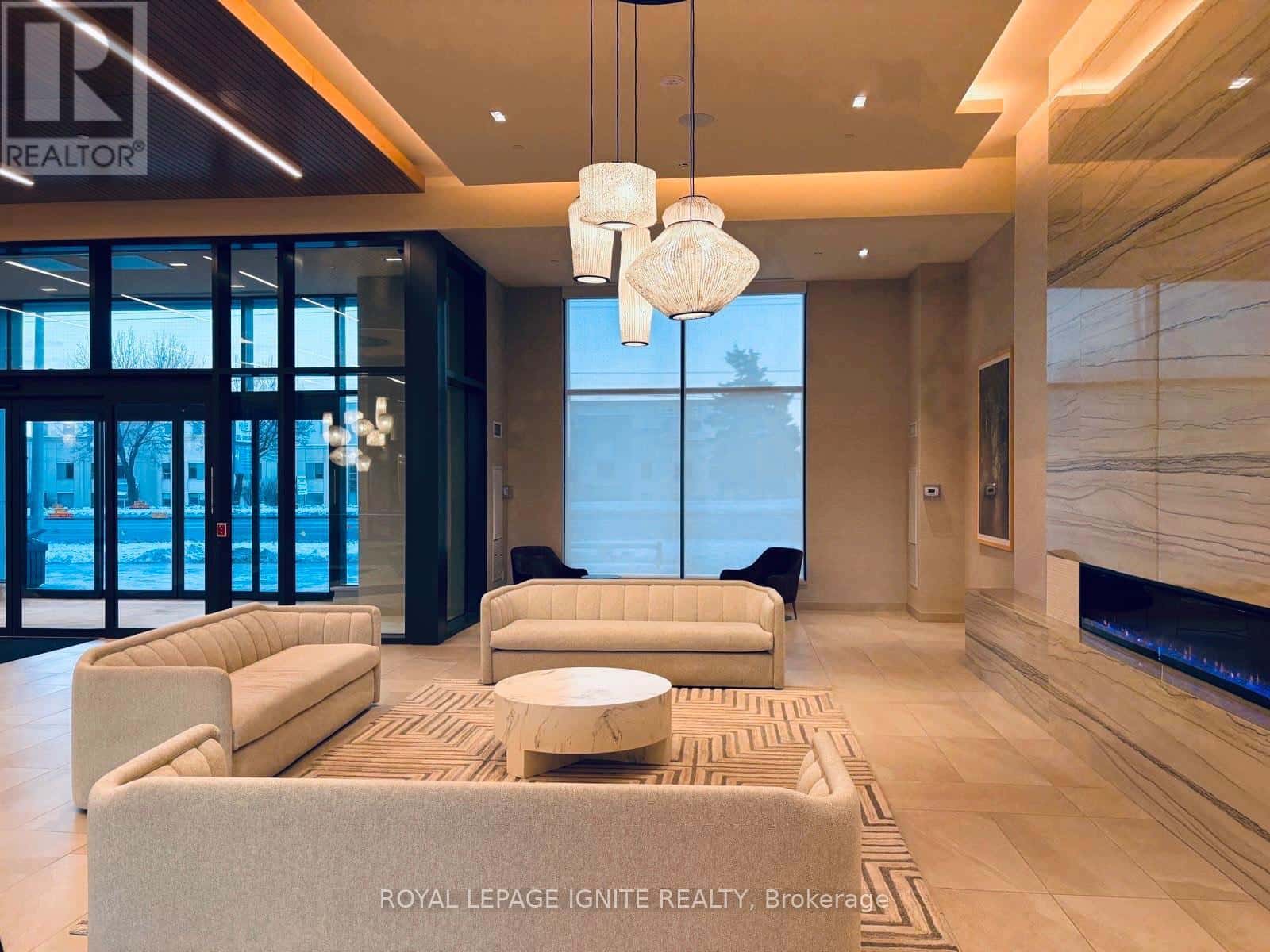 Vaughan (Vellore Village) — Vaughan (Vellore Village) - Photo 3 of 5