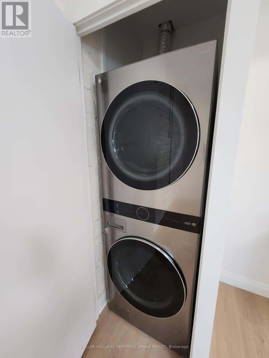 Toronto (Dovercourt-Wallace Emerson-Junction) — Toronto (Dovercourt-Wallace Emerson-Junction) - Photo 5 of 6