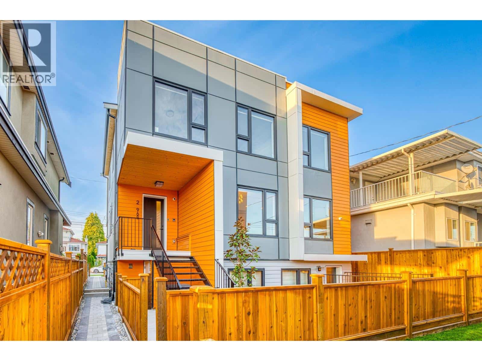 Vancouver — Vancouver - Photo 2 of 26