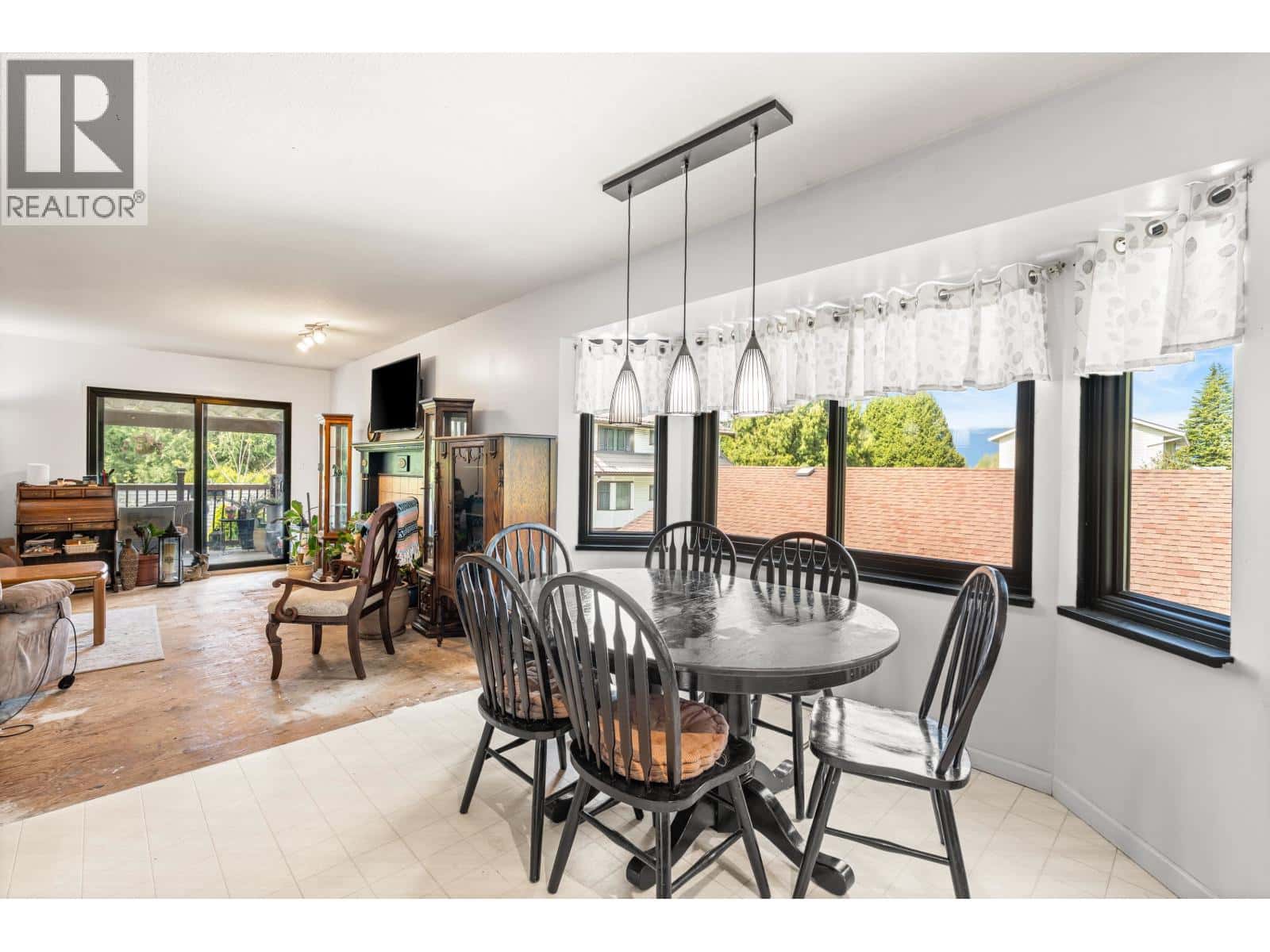 12019 206 STREET — Maple Ridge, British Columbia - Photo 5 of 27