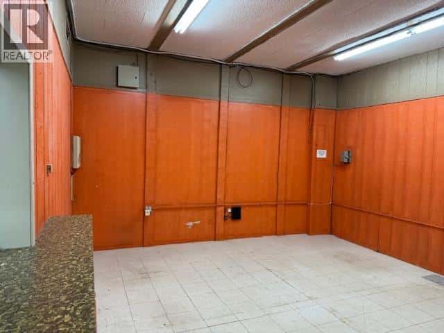 32 N BROADWAY AVENUE — Williams Lake - Photo 2 of 9