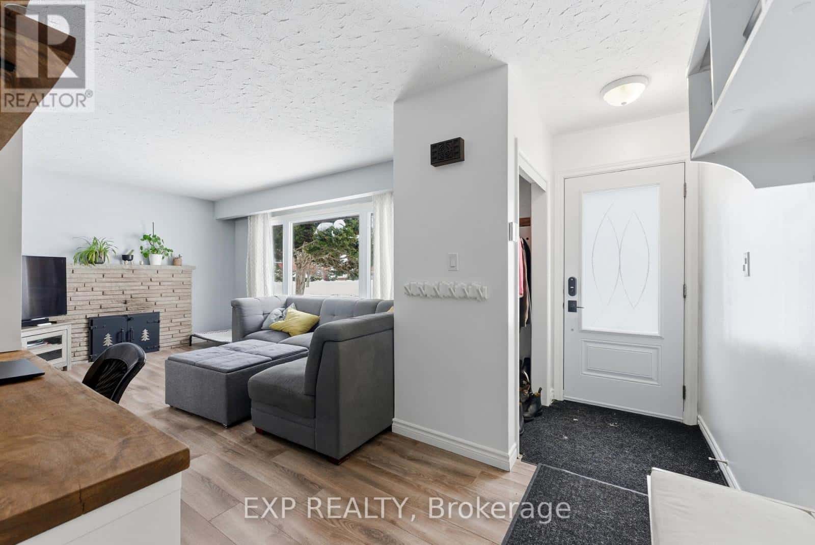 1 NELLES AVENUE — Quinte West (Sidney Ward), Ontario - Photo 4 of 39