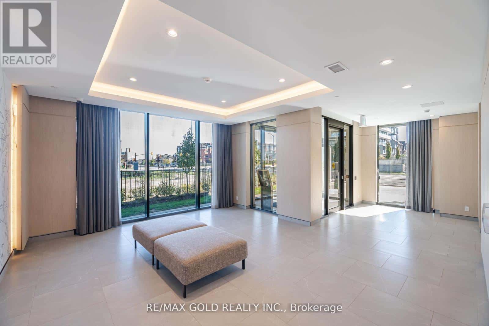 703 - 215 VETERANS DRIVE — Brampton (Northwest Brampton), Ontario - Photo 3 of 39