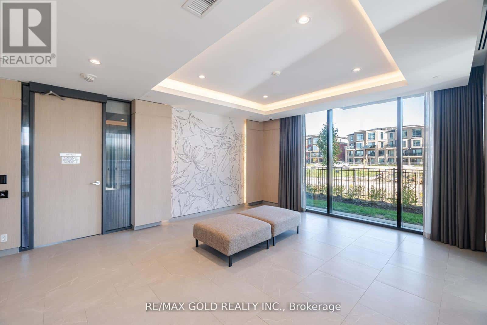 703 - 215 VETERANS DRIVE — Brampton (Northwest Brampton), Ontario - Photo 4 of 39