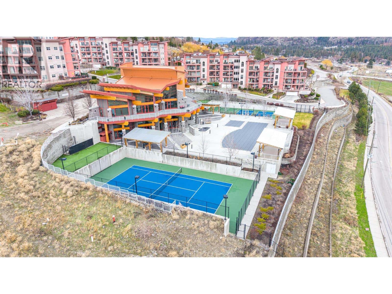 West Kelowna — West Kelowna - Photo 2 of 34