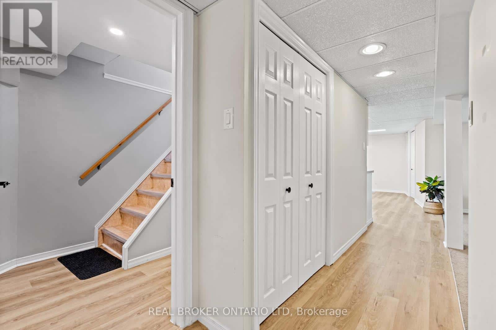 2 - 13 THORNTON STREET — Welland (Dain City) - Photo 5 of 19