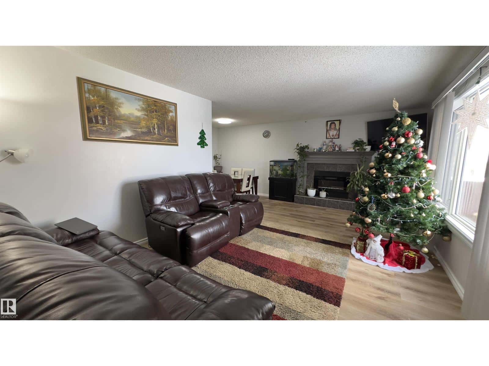 Edmonton — Edmonton - Photo 5 of 22