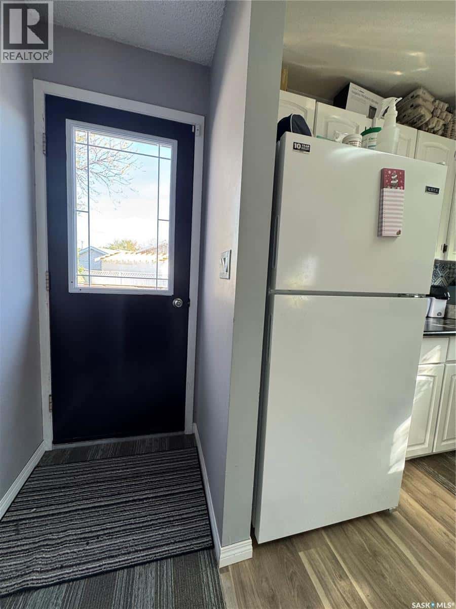 713 Birch CRESCENT — Hudson Bay, Saskatchewan - Photo 4 of 32