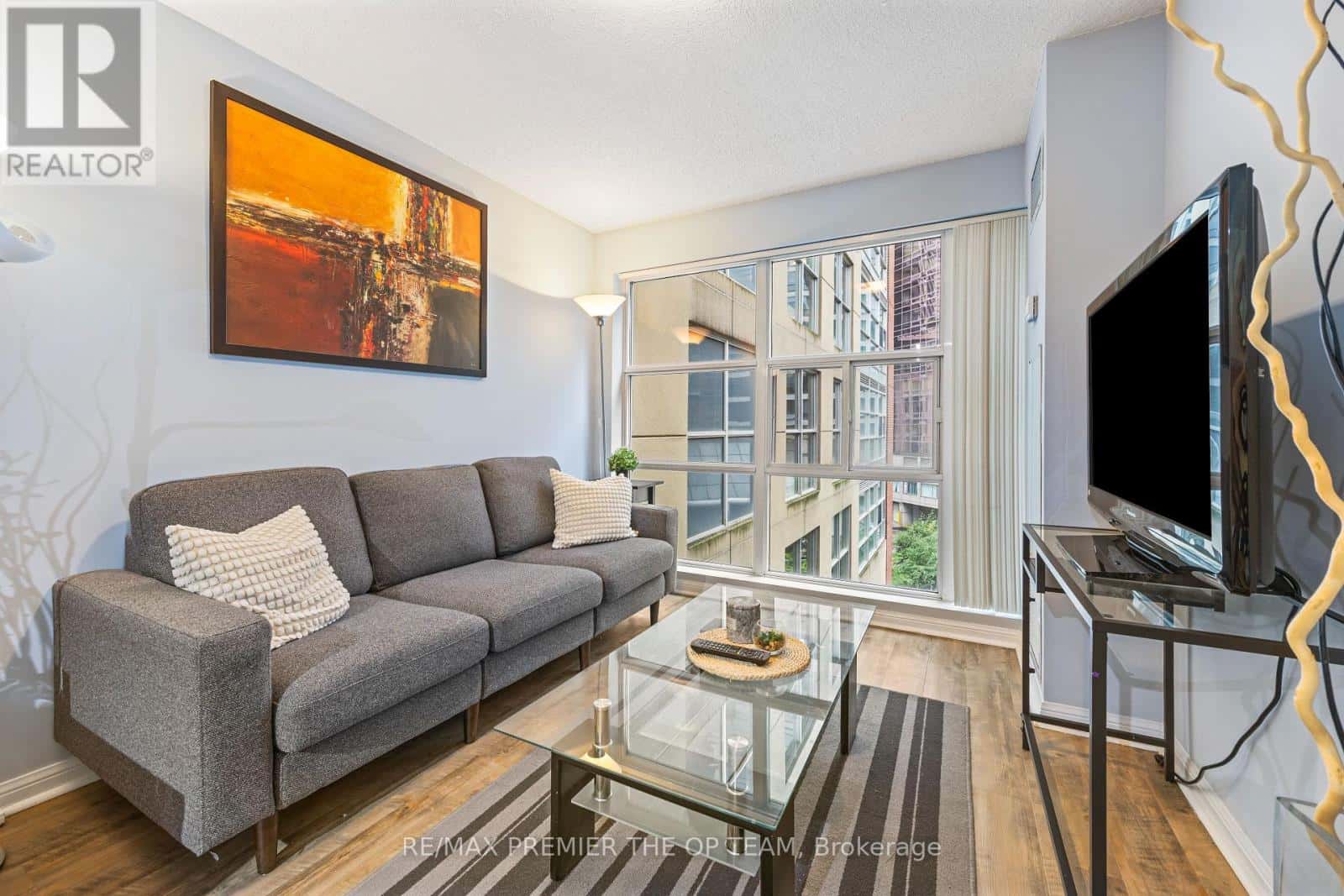 Toronto (Bay Street Corridor) — Toronto (Bay Street Corridor) - Photo 4 of 22