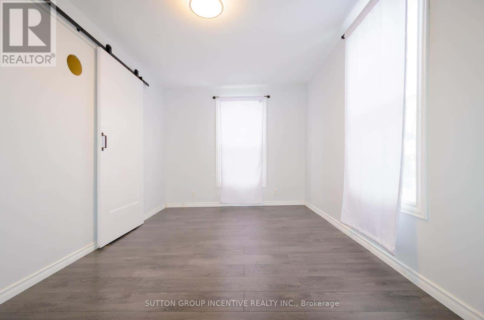 Barrie (Lakeshore) — Barrie (Lakeshore) - Photo 4 of 16