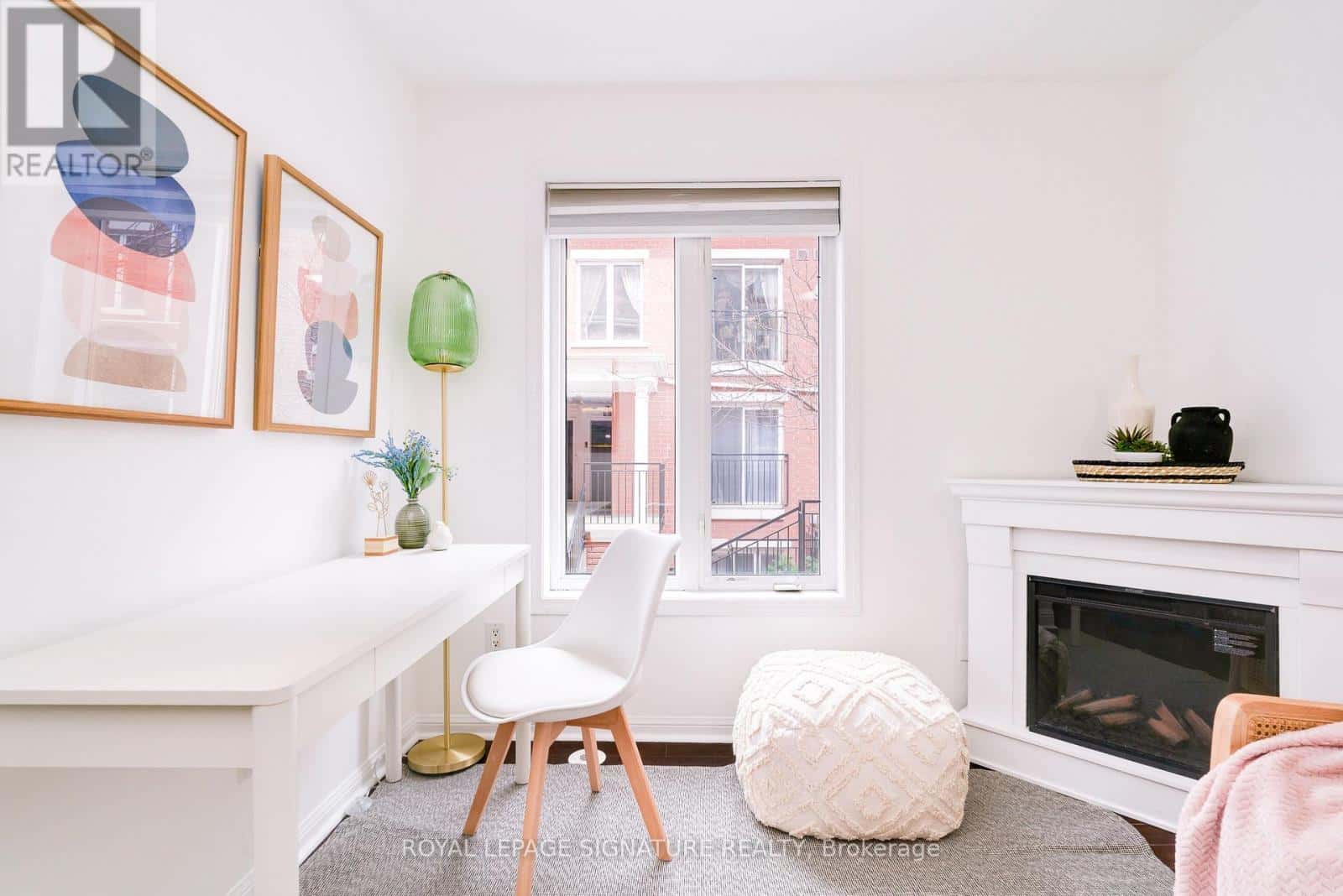 1602 - 28 LAIDLAW STREET — Toronto (South Parkdale) - Photo 2 of 20