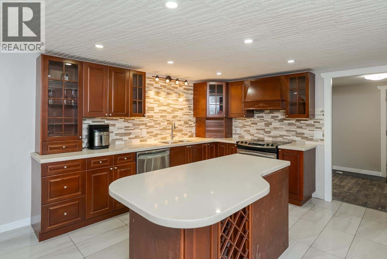 6315 CUMMINGS ROAD — Prince George, British Columbia - Photo 3 of 40