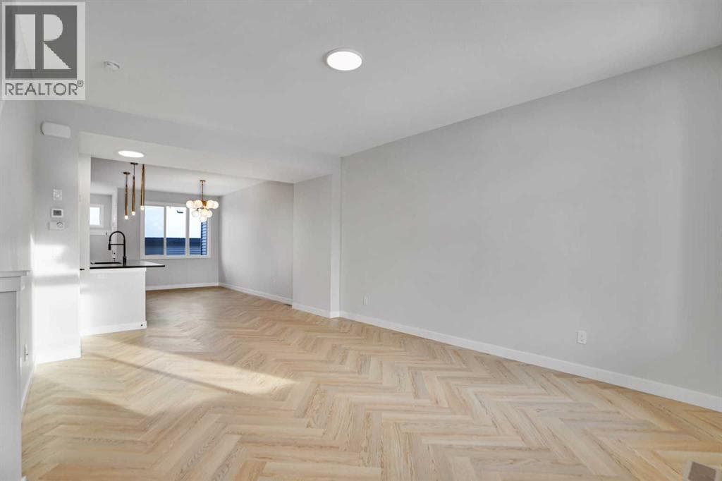 Airdrie — Airdrie - Main photo