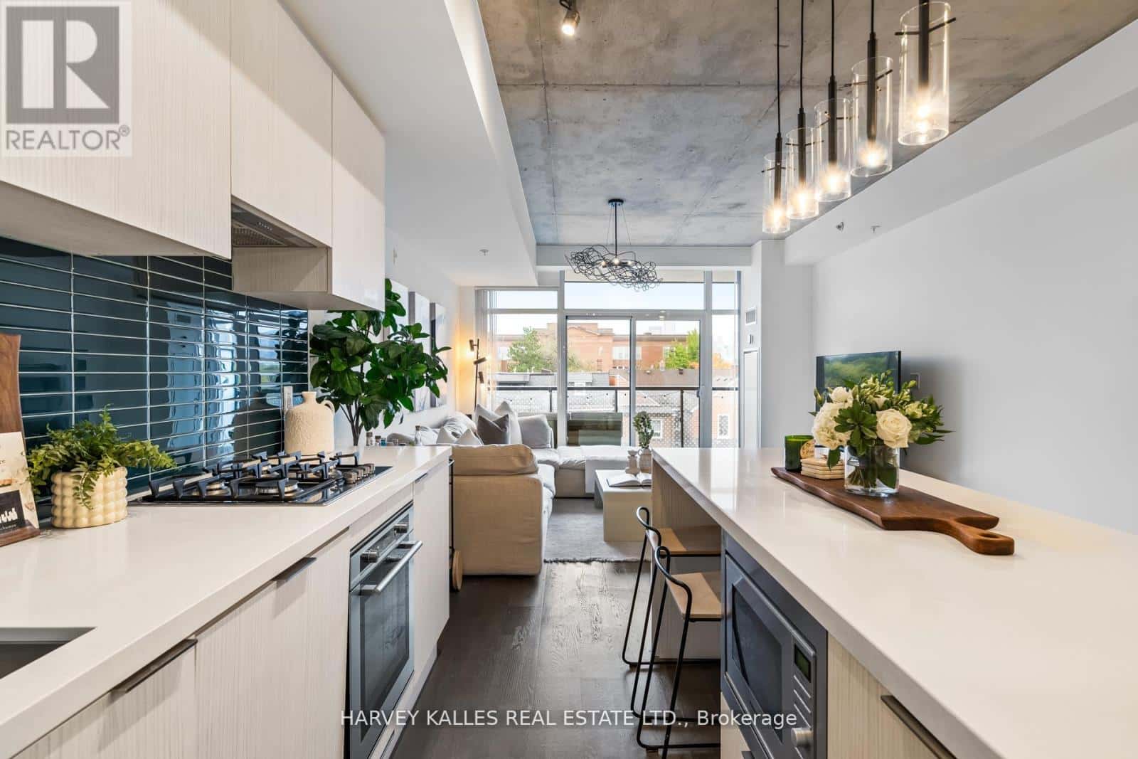 318 - 109 OSSINGTON AVENUE — Toronto (Trinity-Bellwoods) - Photo 3 of 31