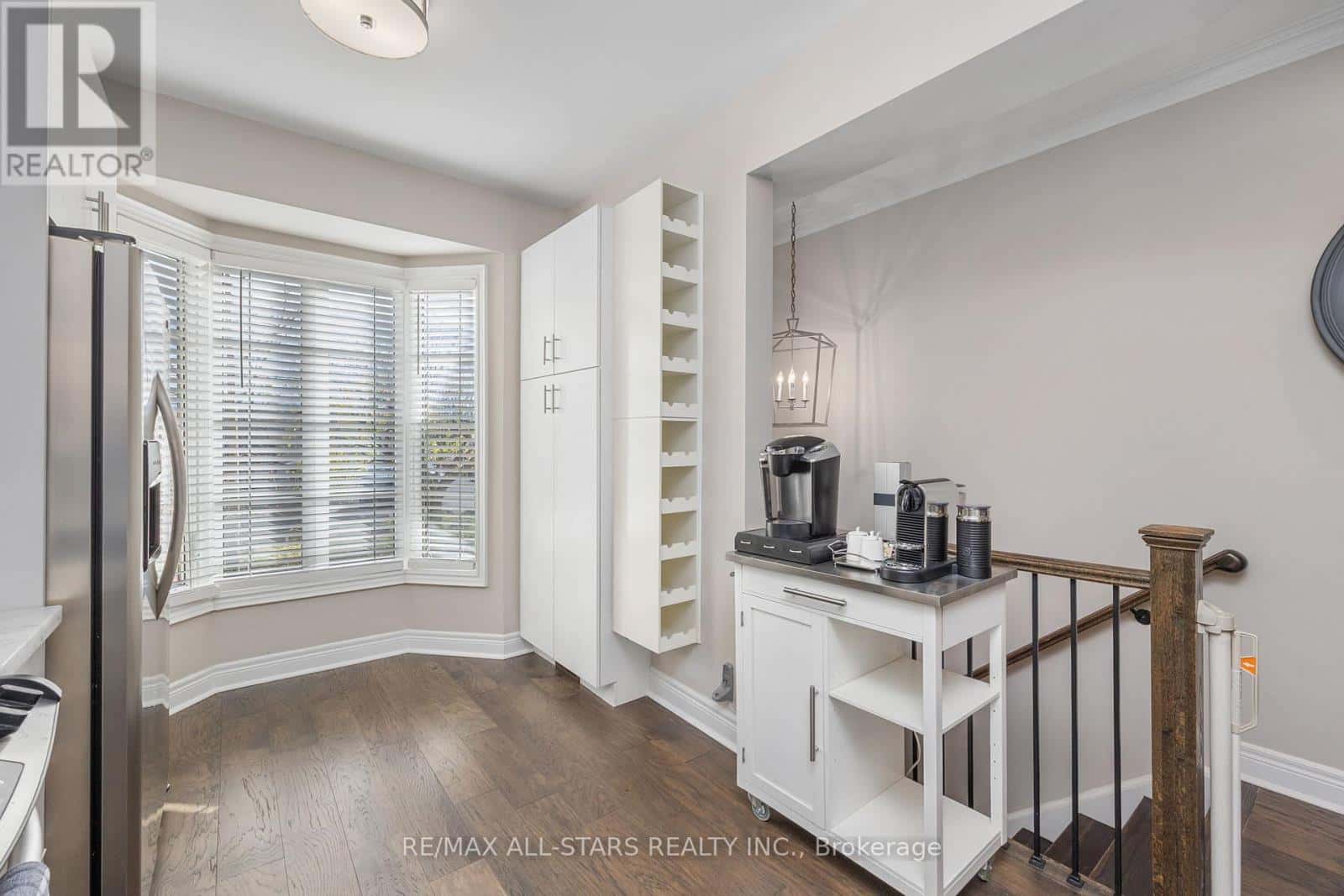 114 SIX POINT ROAD — Toronto (Islington-City Centre West) - Photo 5 of 42