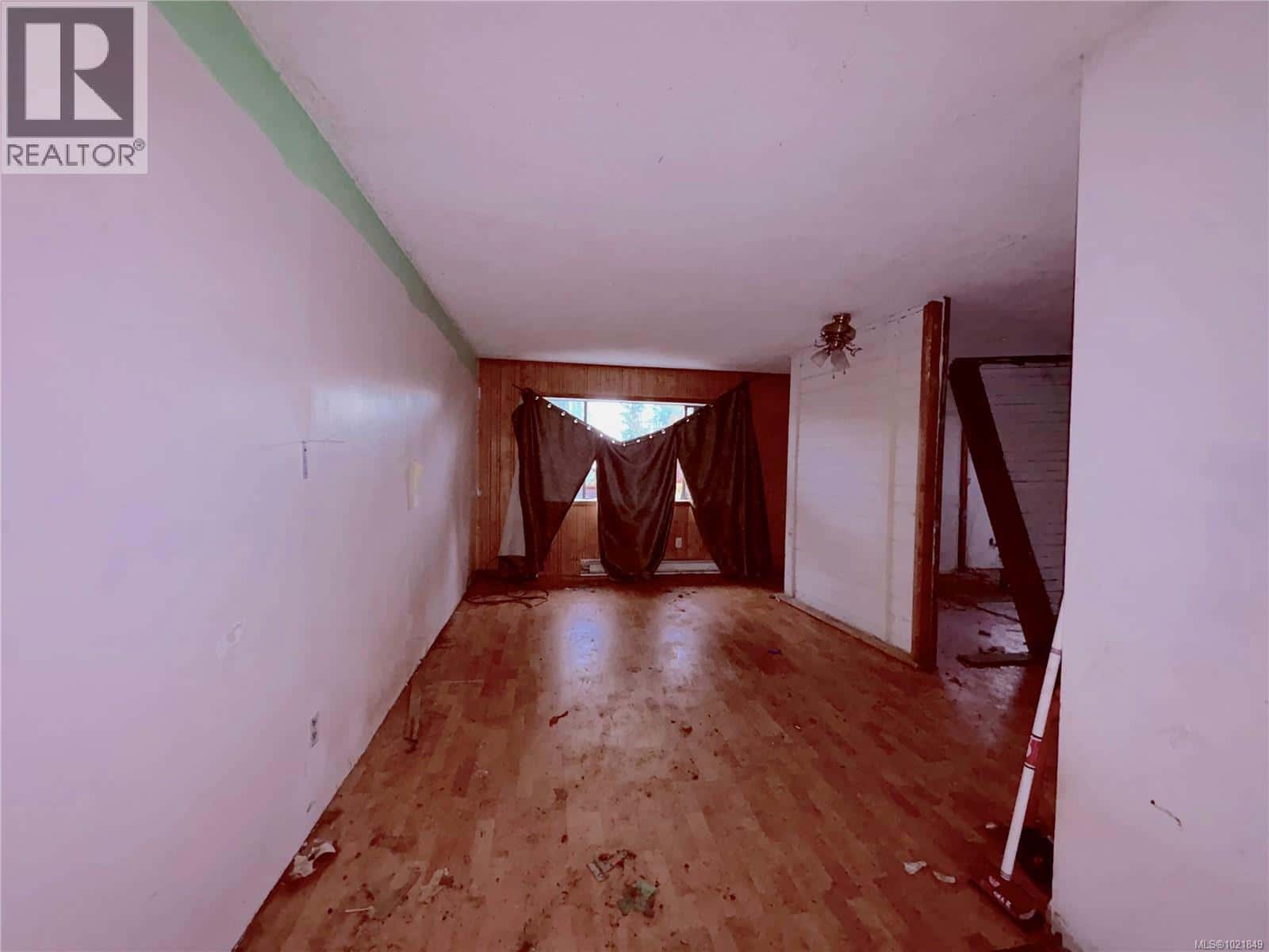 Courtenay — Courtenay - Photo 4 of 20