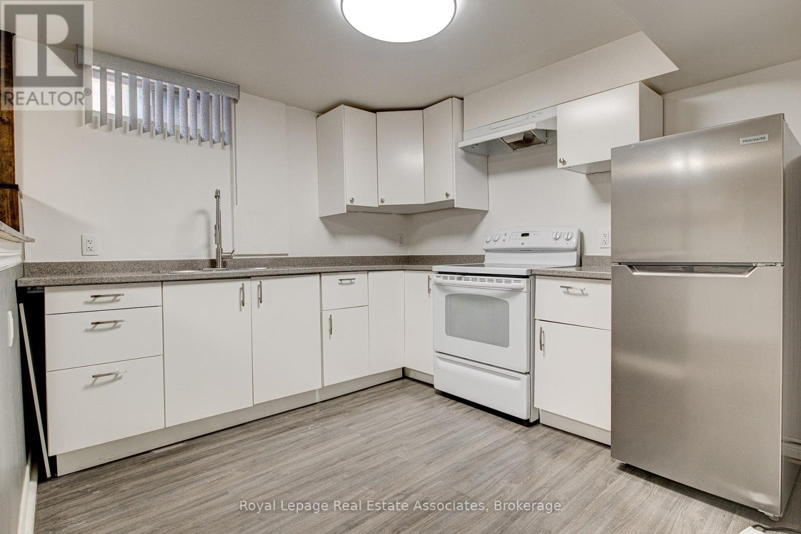 Kitchener — Kitchener - Main photo