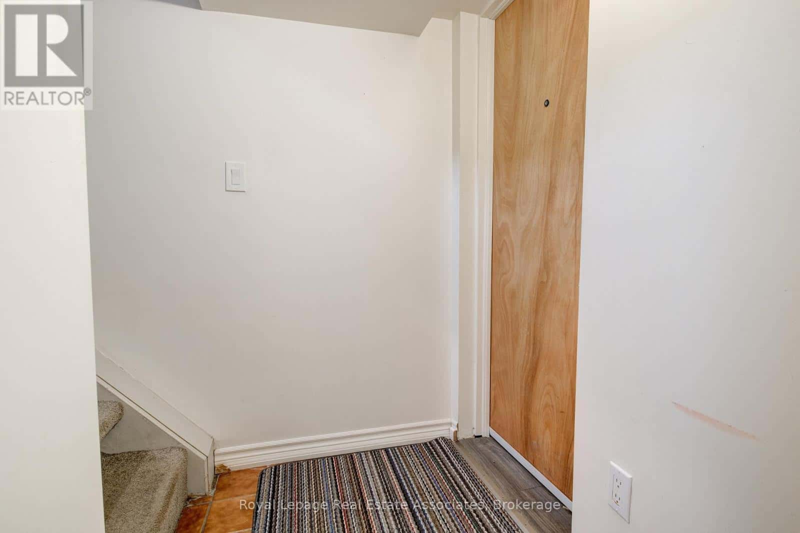 Kitchener — Kitchener - Photo 3 of 24