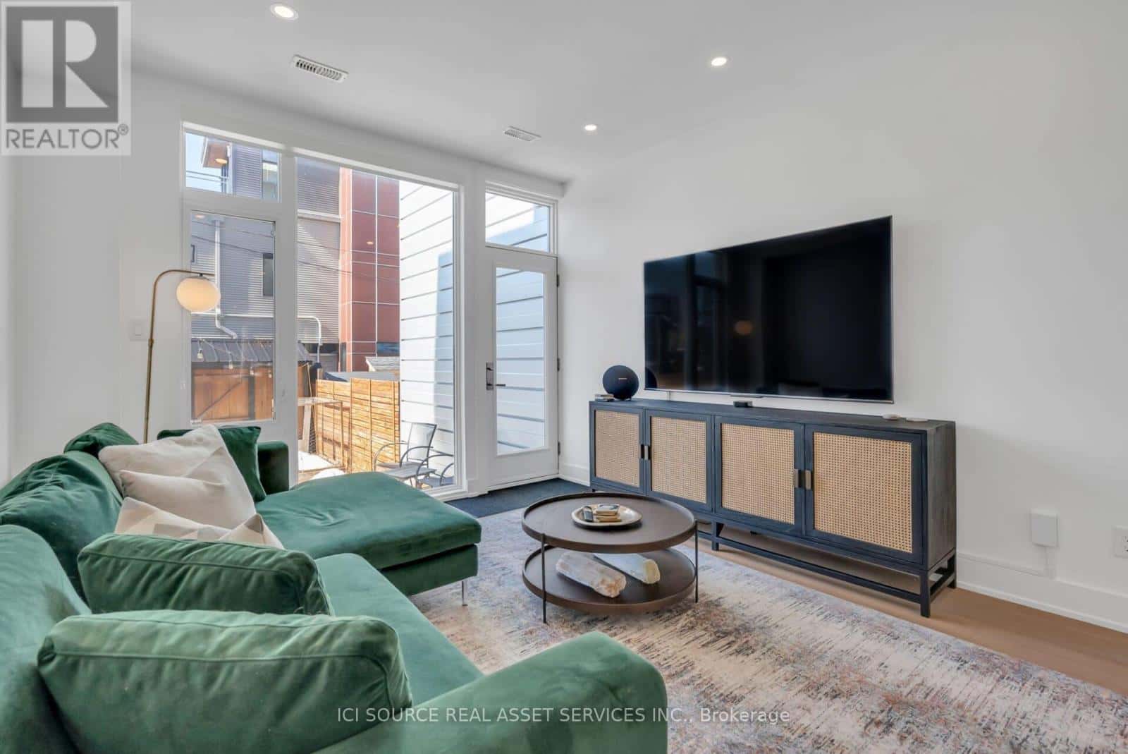 Ottawa — Ottawa - Photo 3 of 40