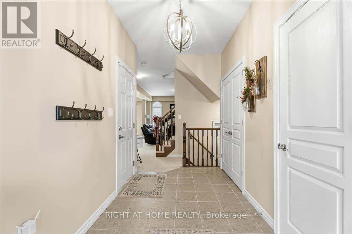 Hamilton (Binbrook) — Hamilton (Binbrook) - Photo 2 of 42