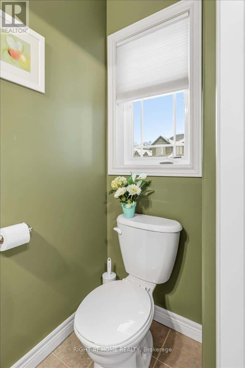 Hamilton (Binbrook) — Hamilton (Binbrook) - Photo 3 of 42