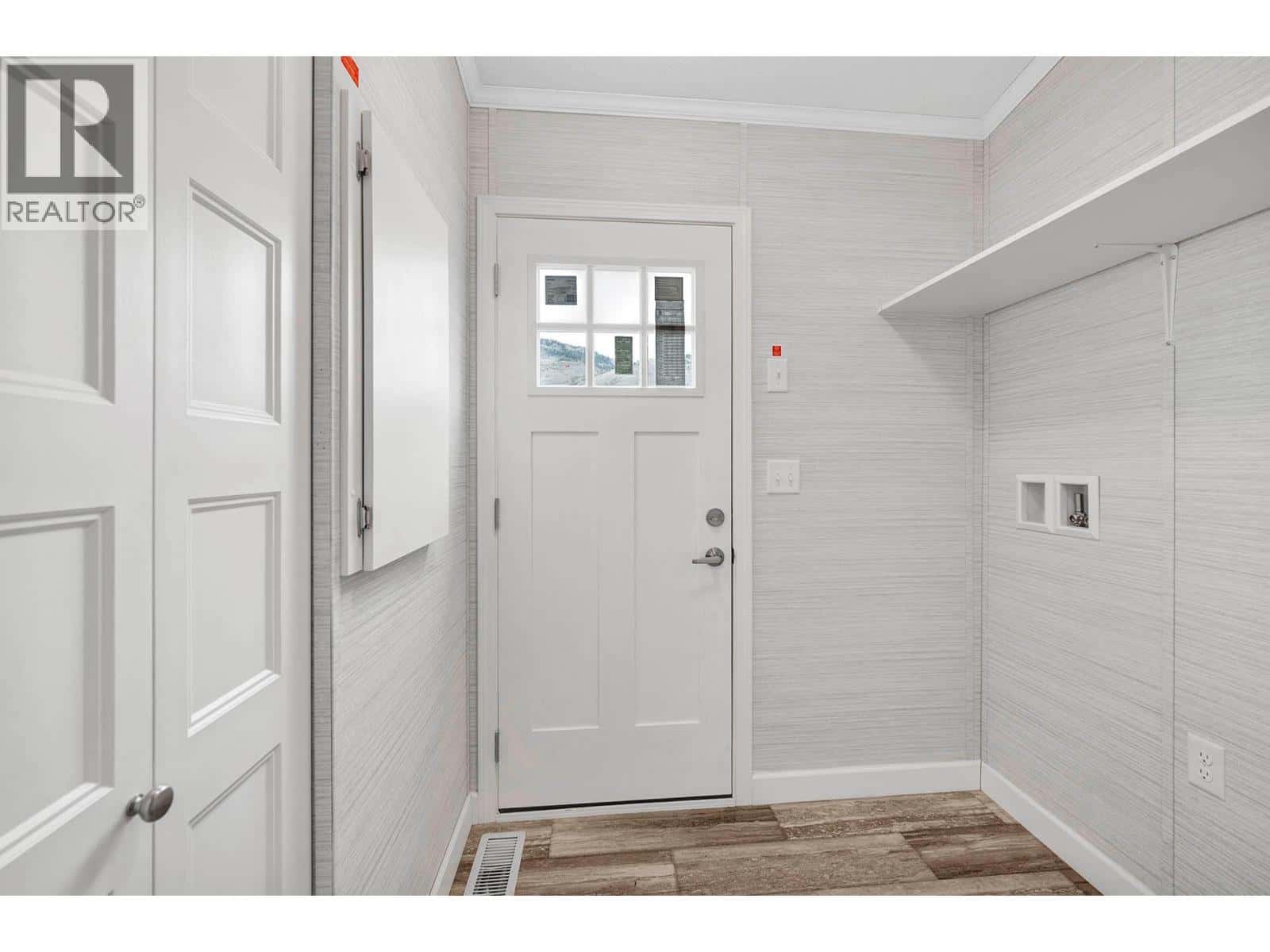 Kamloops — Kamloops - Photo 4 of 37