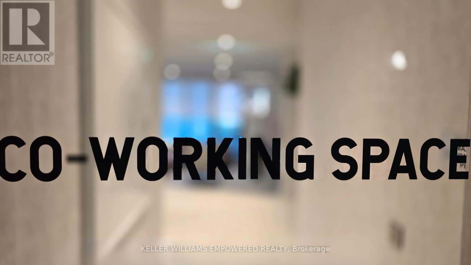 Toronto (Waterfront Communities) — Toronto (Waterfront Communities) - Photo 2 of 28