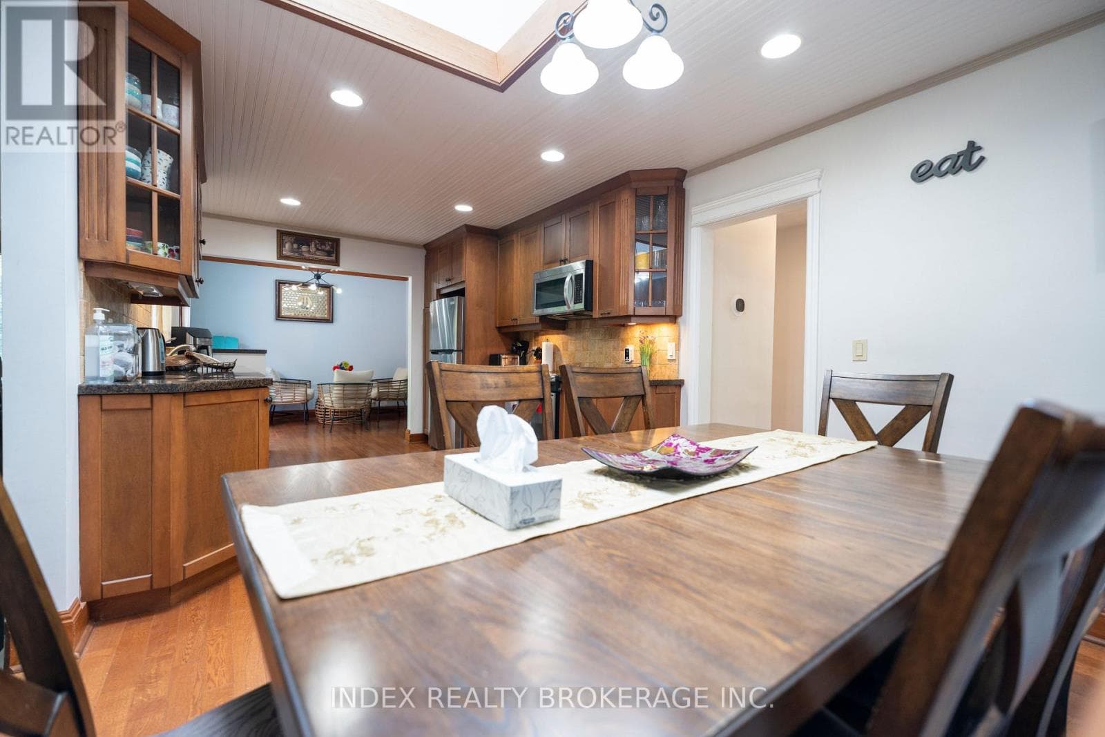 Oakville (CP College Park) — Oakville (CP College Park) - Main photo