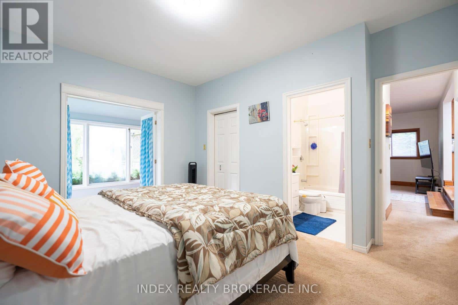 Oakville (CP College Park) — Oakville (CP College Park) - Photo 4 of 50