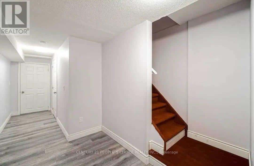 Brampton (Northwest Brampton) — Brampton (Northwest Brampton) - Photo 2 of 11