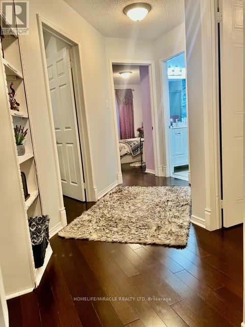 Brampton (Fletcher's West) — Brampton (Fletcher's West) - Photo 2 of 49