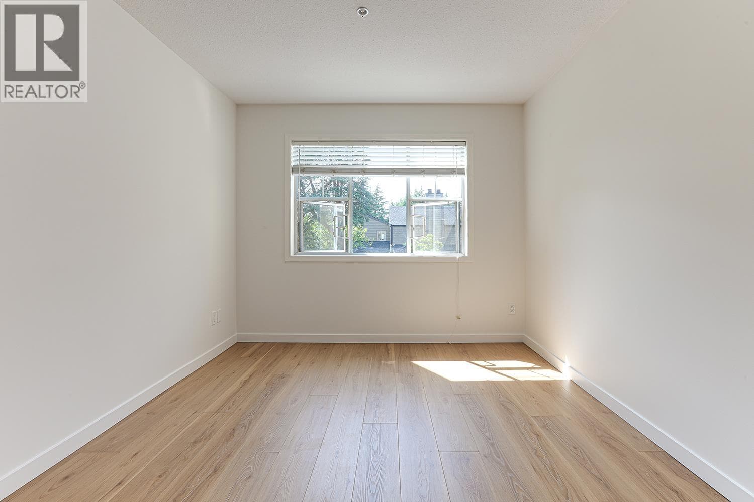 Delta — Delta - Main photo