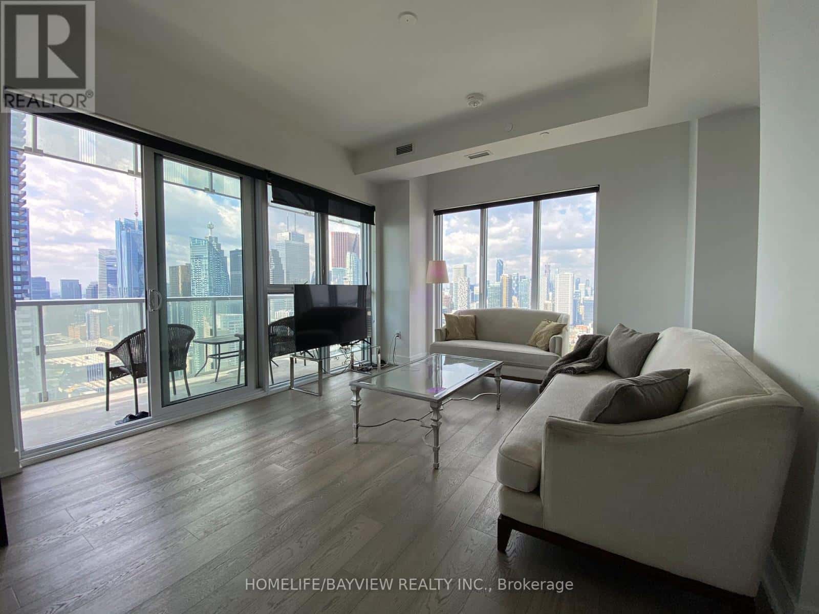 Toronto (Waterfront Communities) — Toronto (Waterfront Communities) - Photo 3 of 23