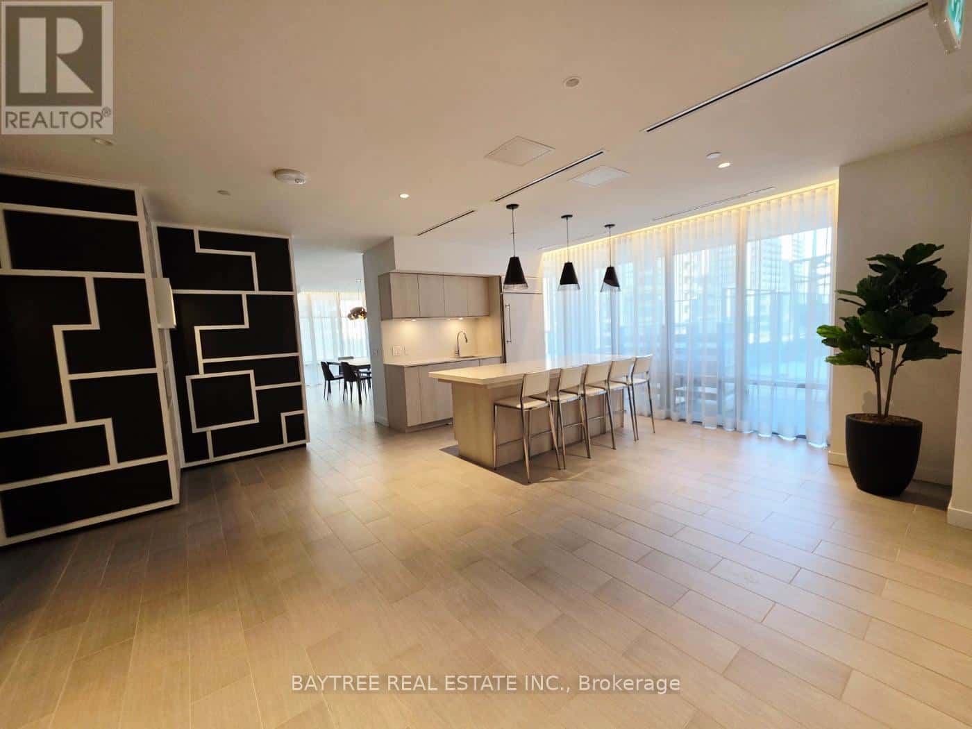 1911 - 195 REDPATH AVENUE — Toronto (Mount Pleasant West) - Photo 2 of 32