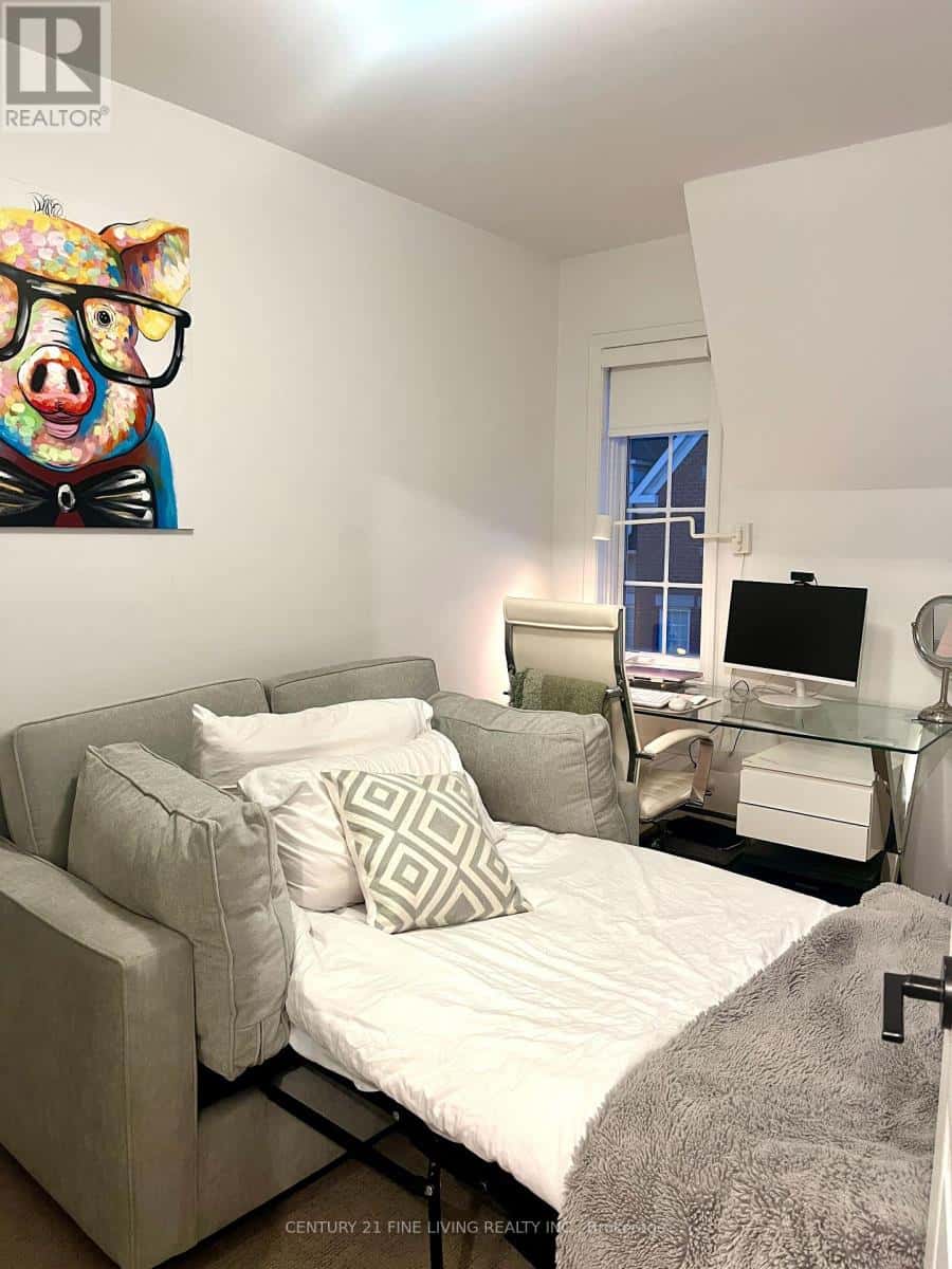 Toronto (Waterfront Communities) — Toronto (Waterfront Communities) - Photo 4 of 29