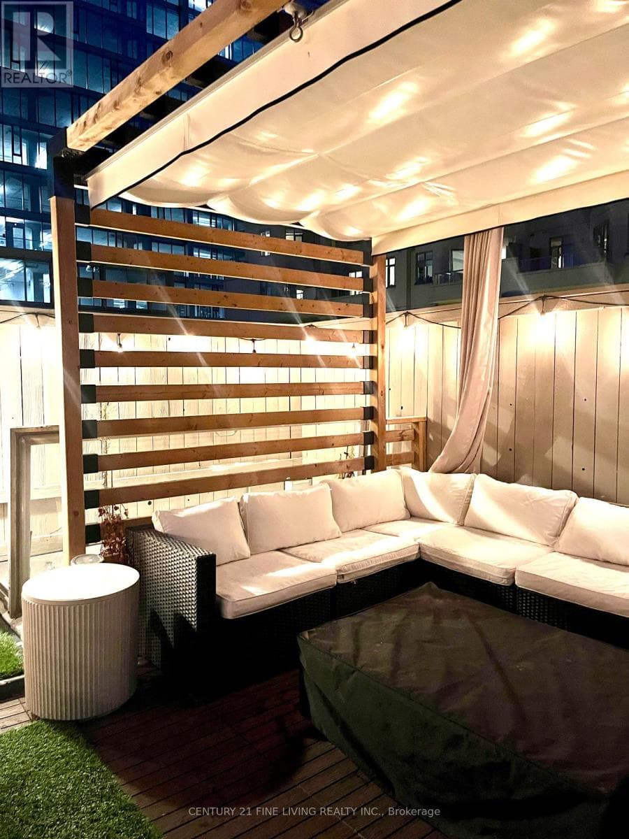 Toronto (Waterfront Communities) — Toronto (Waterfront Communities) - Main photo