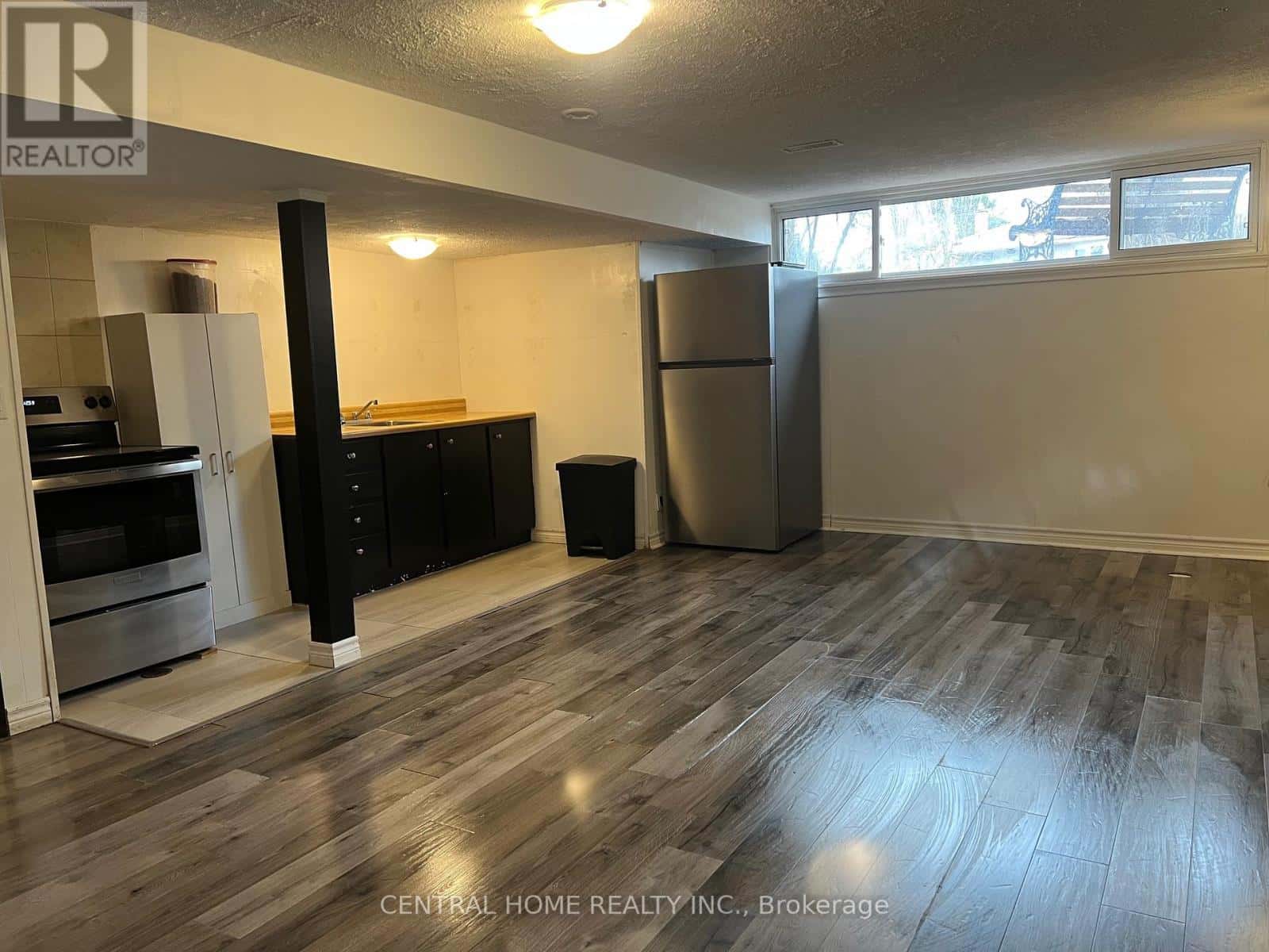 Newmarket (Bristol-London) — Newmarket (Bristol-London) - Photo 4 of 9