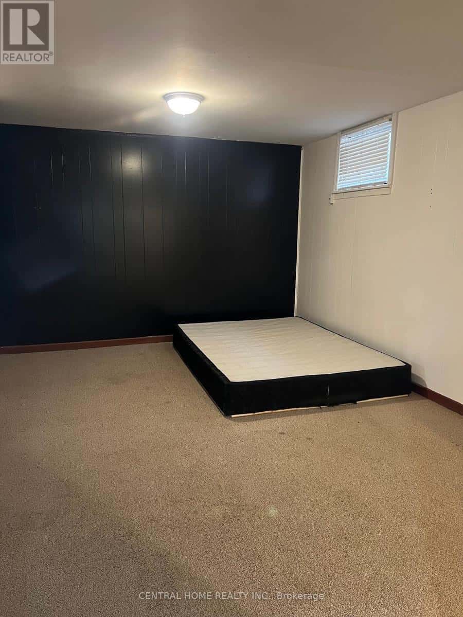 Newmarket (Bristol-London) — Newmarket (Bristol-London) - Photo 2 of 9