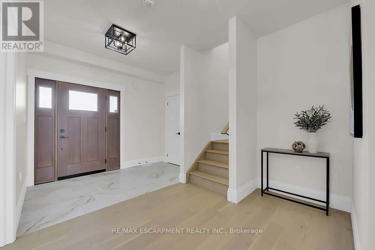 Hamilton — Hamilton - Photo 4 of 44