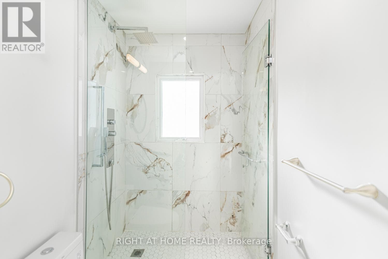 Hamilton — Hamilton - Main photo